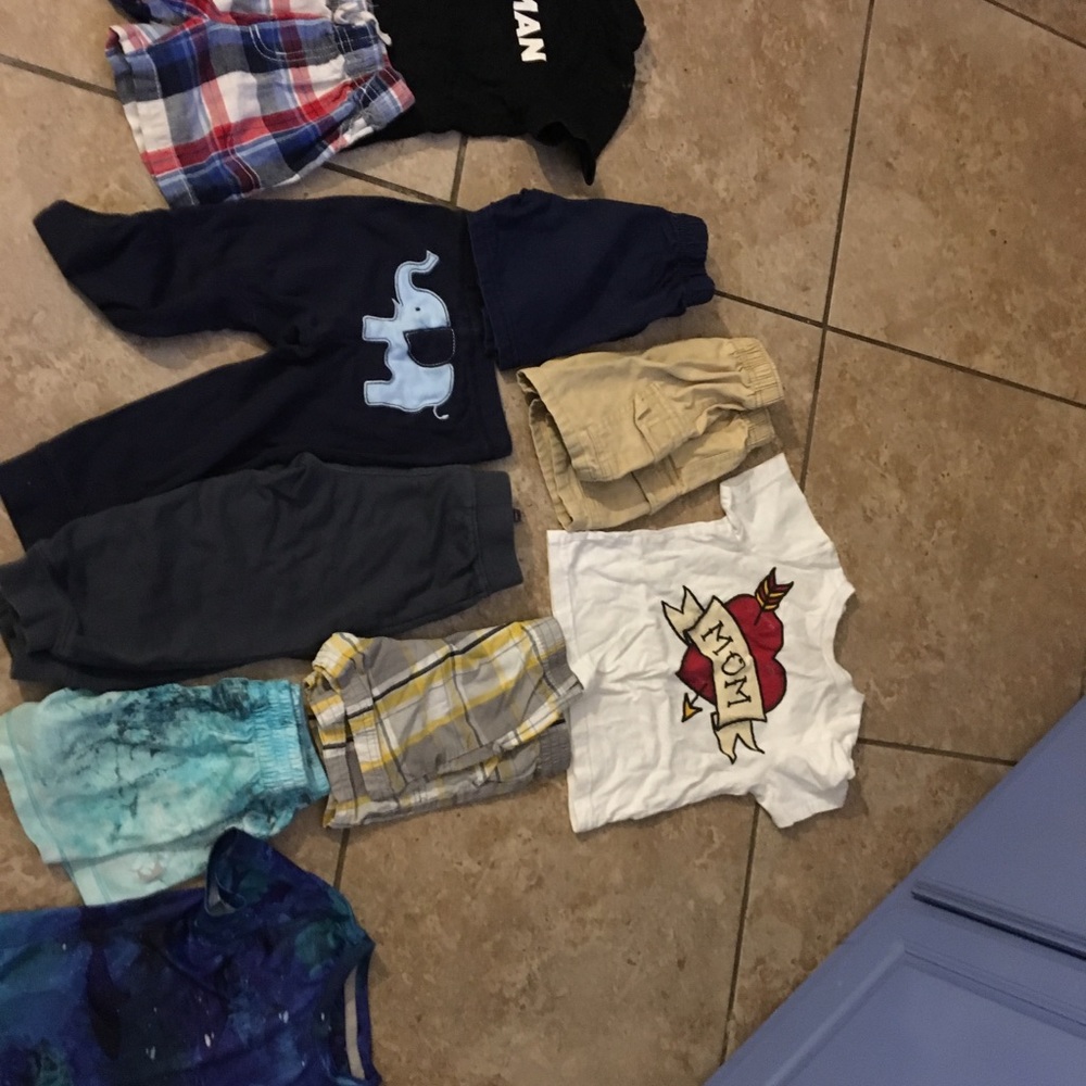 3 shirts 2 stretchy pants and 5 shorts 12-18 mths